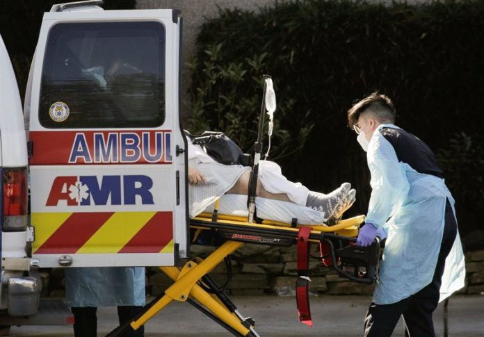 سپاه پاسداران، در ادامه جنگ تبلیغاتی علیه ایالات متحده، همچنان برای کمک به آمریکاییان ابراز آمادگی می‌کند