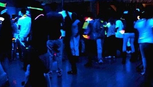 دستگیری ۱۱۱ زن و مرد در یک پارتی شبانه