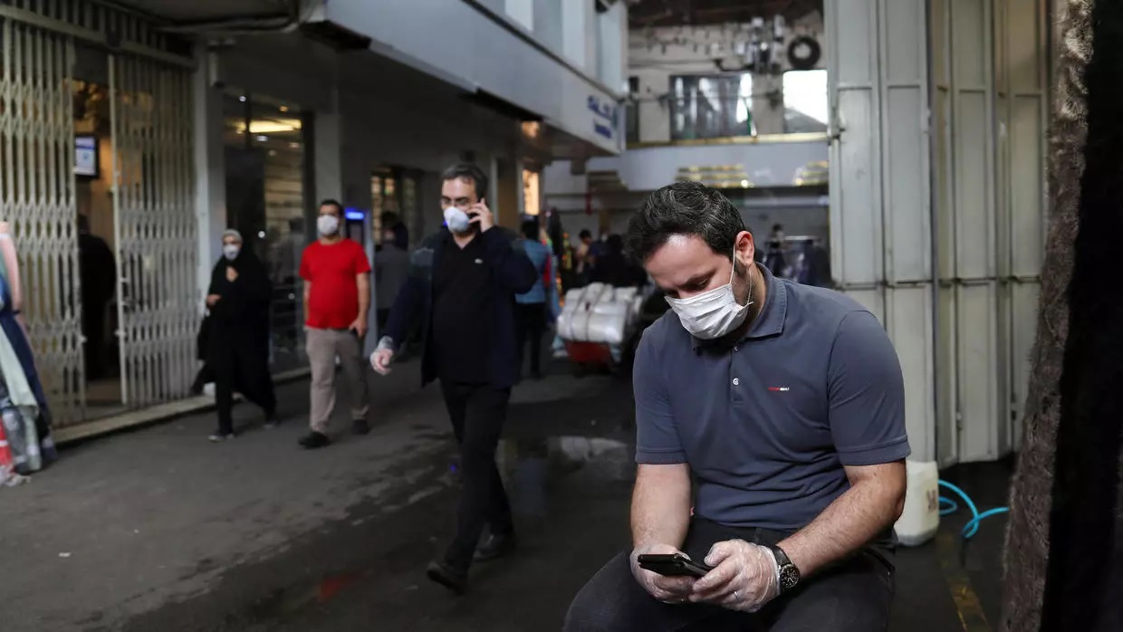 در روزهای اخیر، سازمان نظام پزشکی ایران، طی بیانیه‌‌ای نسبت به تهدیدهای جدی در مورد اوج گرفتن مجدد شیوع ویروس کرونا در کشور و به هدر رفتن زحمات کادر پزشکی، مردم و مسئولان در صورت راه‌‌اندازی فعالیت‌های اقتصادی بدون در نظر گرفتن لوازم اجرایی، هشدار داده بود.