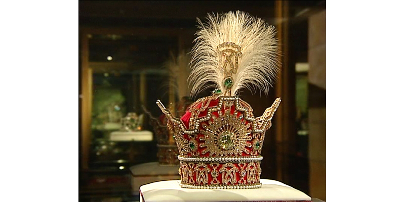 سرخط سوال برانگیز تارنمای خبری ایران:  تاج در آینده نزدیک بازمی‌گردد 