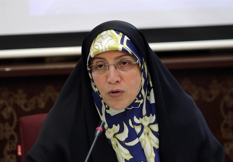 خودی استخدام، غیر خودی پناهنده 