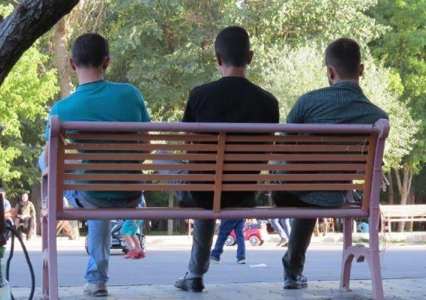 جوانانی که کمتر مطالعه می‌کنند و بیشتر به خودشان می‌رسند