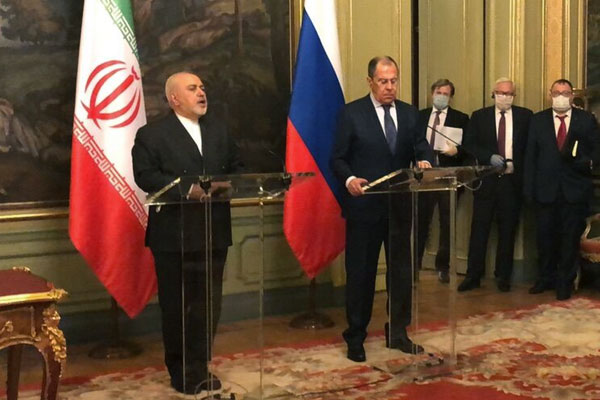 سرگئی لاوروف و محمدجواد ظریف، وزیران امور خارجه روسیه و ایران در مسکو ـ سه‌شنبه ۲۷ خرداد / ۱۶ ژوئن ـ عکس از خبرگزاری جمهوری اسلامی (ایرنا)