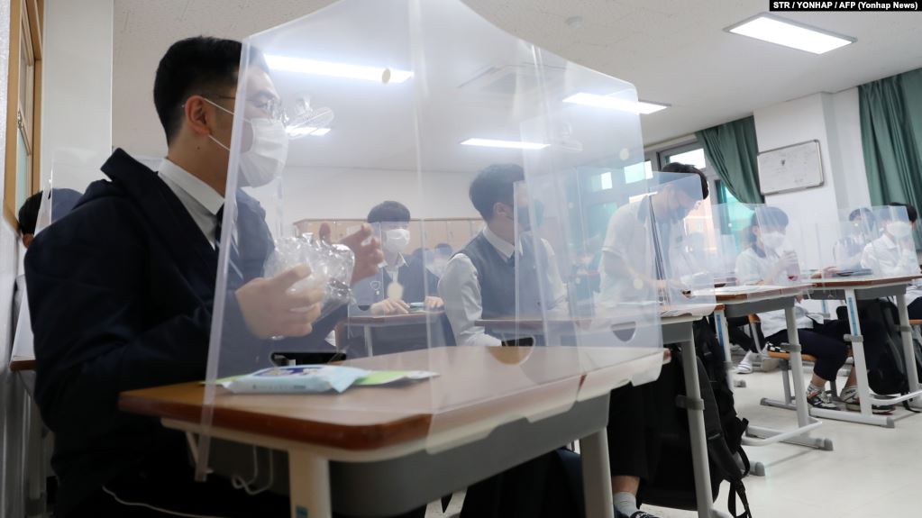 تصویری که یون‌هاپ خبرگزاری دولتی کره جنوبی از ساعت‌های اولیه بازگشایی مدارس منتشر کرده است