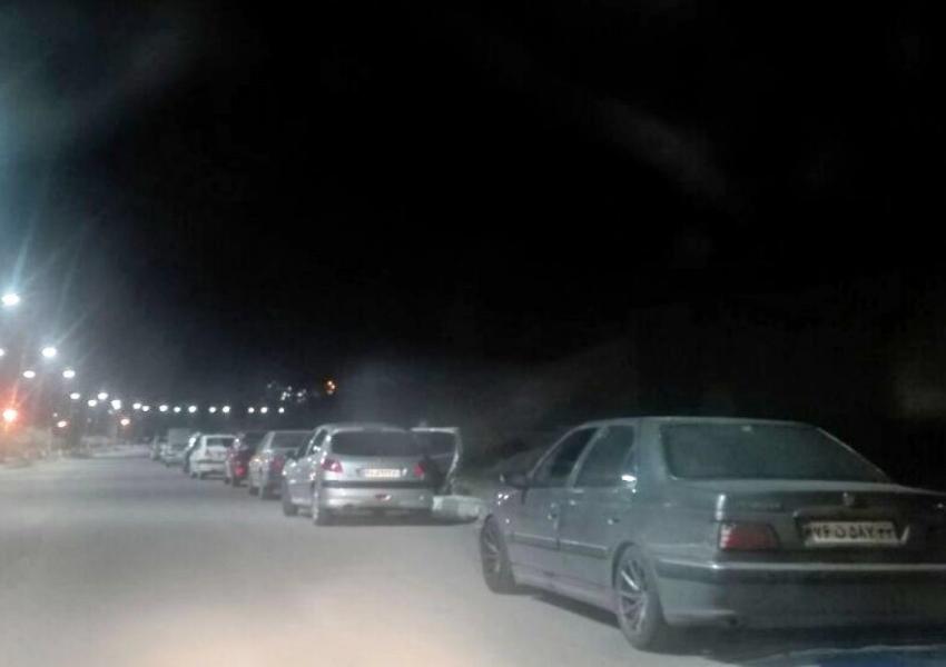 در پی وقوع سه زلزله پپاپی در بامداد یک‌شنبه، مردم دماوند باردیگر به خیابان‌ها و خودروها پناه بردند