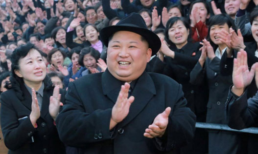 کیم جونگ اون در کنار خواهرش