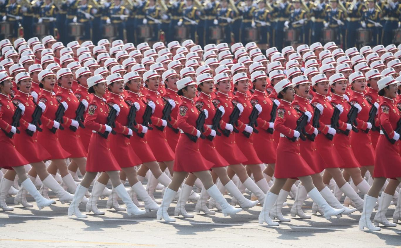 این تصور که هیولای کمونیسم را می‌توان با اندک بزک و دوزک به شکل فرشته ملی به صحنه فرستاد نشانه‌ای است از سرگشتگی-GREG BAKER / AFP